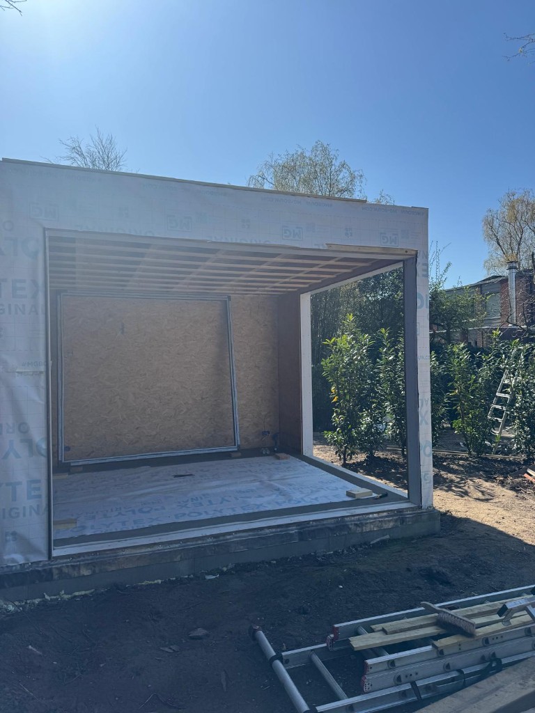 Tuinkantoor in aanbouw